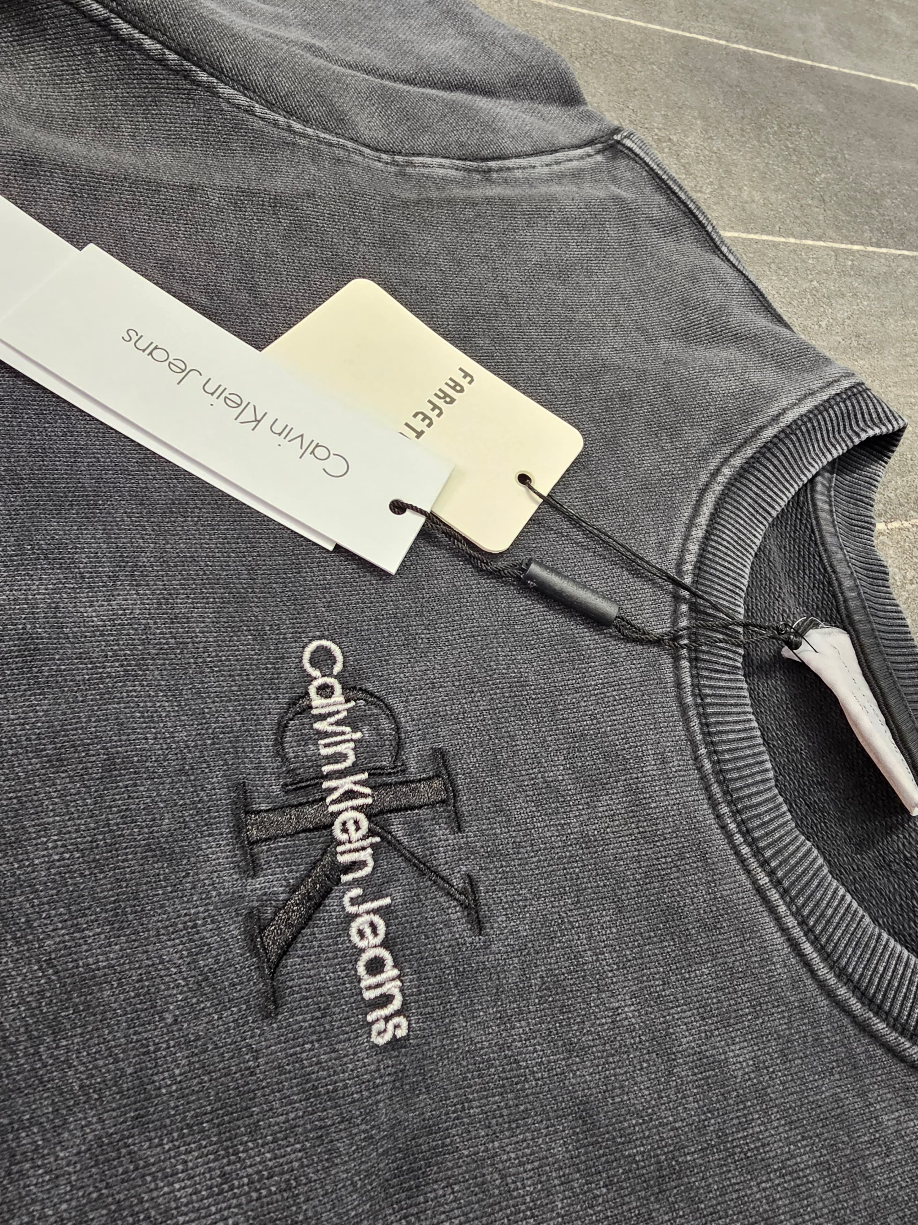 Duks Calvin Klein 4